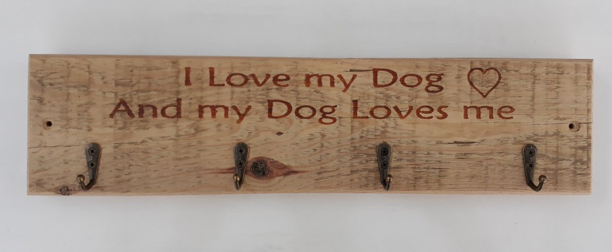 FenPalletArt's tweet image. Hi #UKCraftersHour. Check out these perfect pet presents...🐶🐱 
#upcycledwood
#rusticsigns
#dogleadhooks