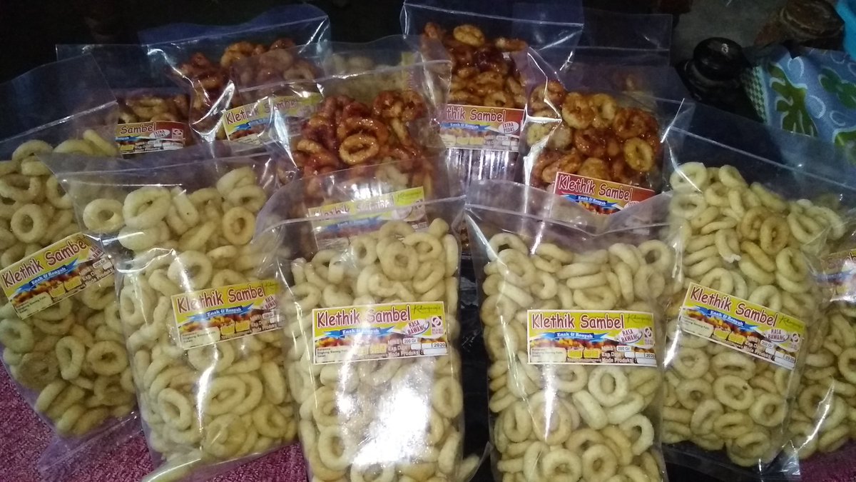 Rentinawijayan8's tweet image. Teman yang slalu bikin mood on😊... 
#slondokpedasmanis
#lanthing
#belabelikulonprogo
#produklokal