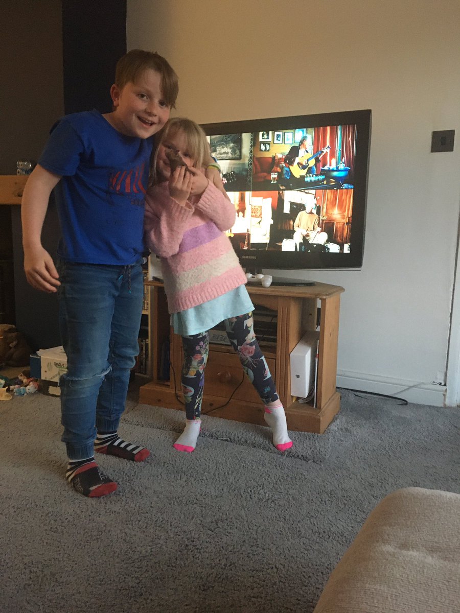 lexiloocandoit1's tweet image. My daddy is a front line worker, I’m very proud of him 💙. He’s just got home from his shift so we are watching as a family 🌈❤️#OneWorldTogetherAtHome We loved @StevieWonder @LittleMix &amp;amp; @lizzo 🌟 @ladygaga - you’re amazing ❤️