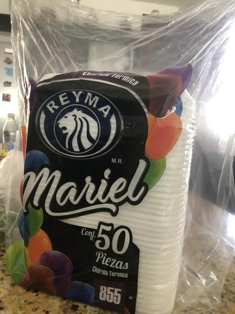 llrazo's tweet photo. @gruporeyma compre bolsa de 50 Charolas desechables y oh sorpresa solo el contenido tiene 41 platos, algún comentario? https://t.co/auTldVkM1G