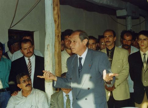 1992-MERSİN
Liderimizin sağ tarafında otura Türk Milliyetçilik Hareketinin Bölgemizde büyümesi için cansiperane mücadele eden Merhum Recai Yıldırım.O gün Beraber gitmiştik.
O Gün Liderimiz
Hepiniz 2023 Lider Ülke Türkiyeye Hazır olun demişti
#MHPbirlikveberaberliktir