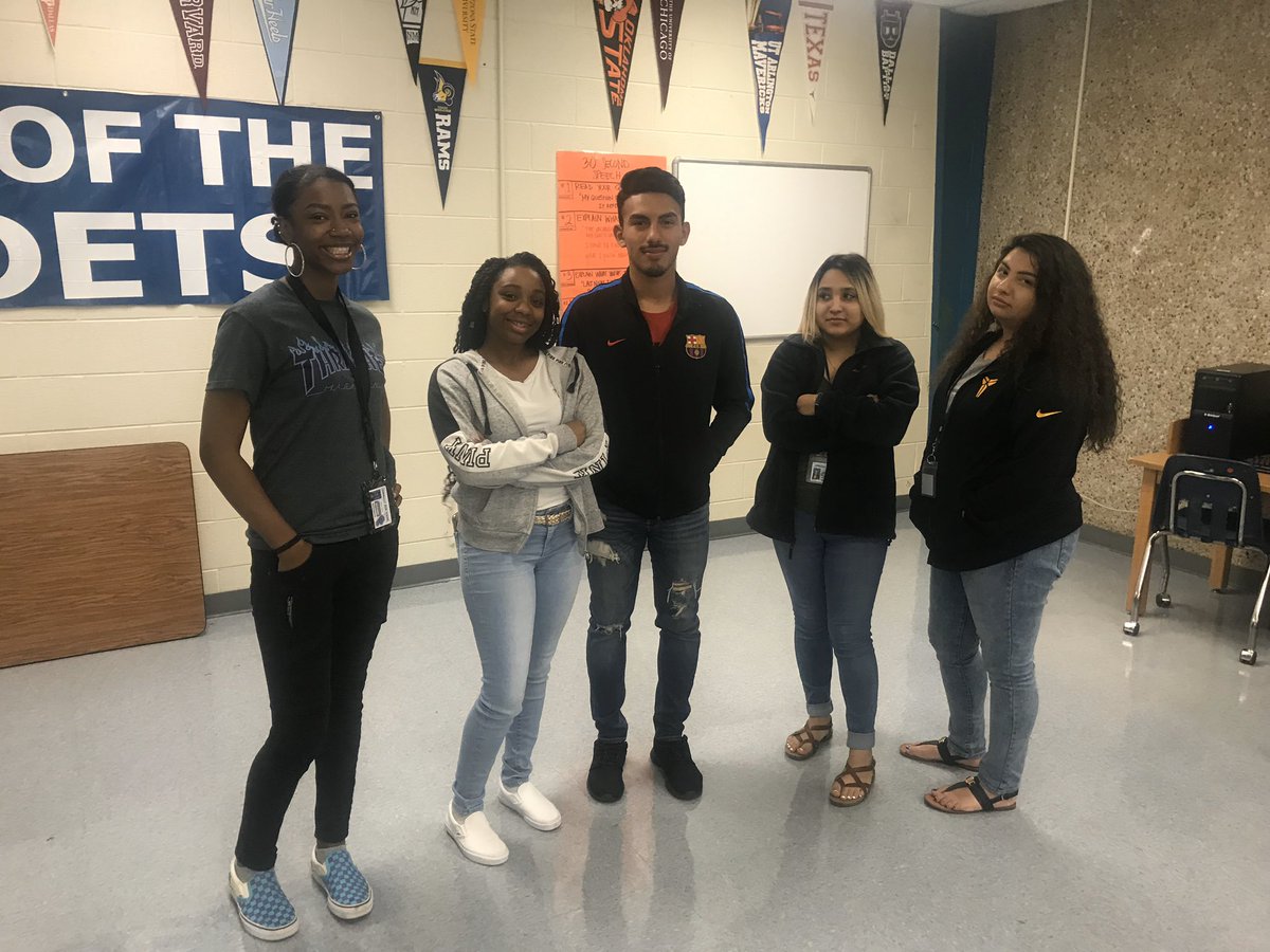 CoachSnell's tweet photo. #AVID Class of 2020. “AVID’s mission is to close the achievement gap by preparing all students for college readiness &amp; success in a global society.” @connally_hs @ConnallyISD @Hermpereira25 @Kass_Moneyy @docshancock #WICOR #TUTORIALS #BINDERCHECK #COLLEGEBOUND https://t.co/iOxkpDNmpV