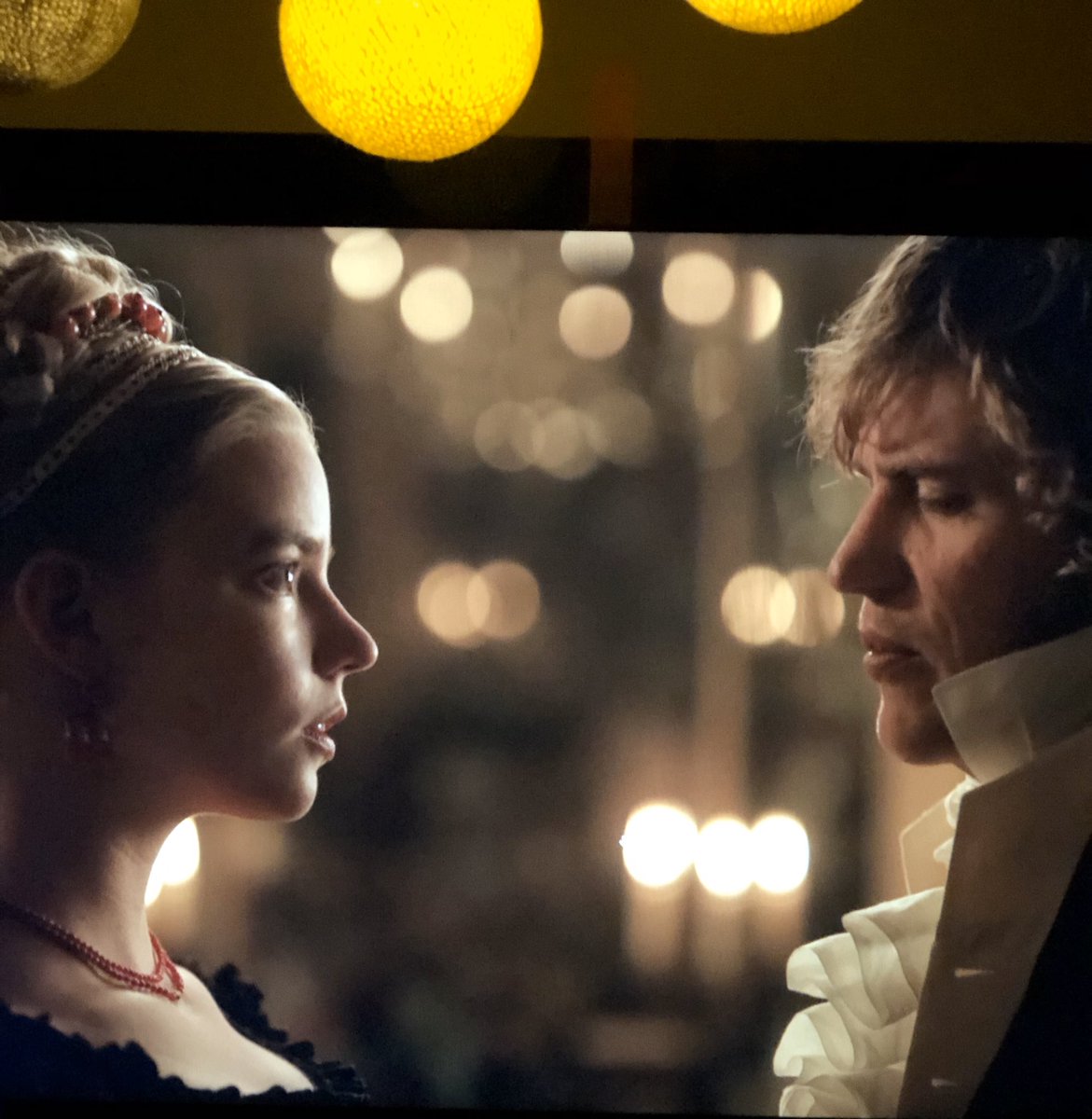 larissabrasil__'s tweet photo. What is air 💥💥💥
#Emma #EmmaAtHome #MrKnighley https://t.co/Y8IWTBw1x9