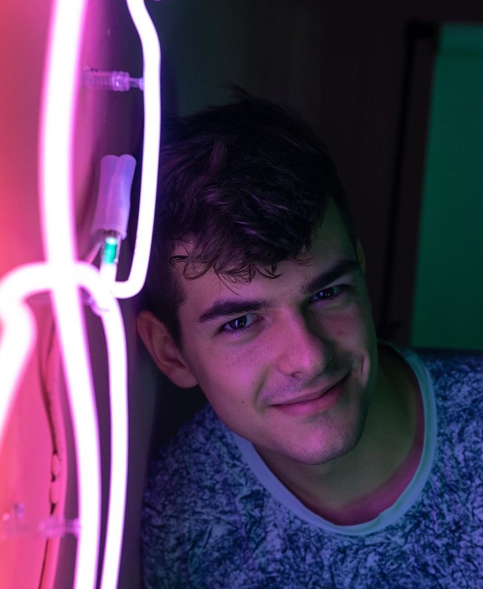 𝐾𝑢𝑟𝑐𝑧𝑒 𝑝𝑖𝑒𝑐𝑧𝑜𝑛𝑒, 𝑧𝑔𝑢𝑏𝑖𝑙𝑒𝑚 𝑚𝑎𝑗𝑡𝑘𝑖 😜

    《Youtuber au, 97 line 
      《 tata 3 letniej Franczeski
        《#rt nowe skietki dla mnie 
      《#fav DM
    《Bi, 1/11 ekipa, meme fc