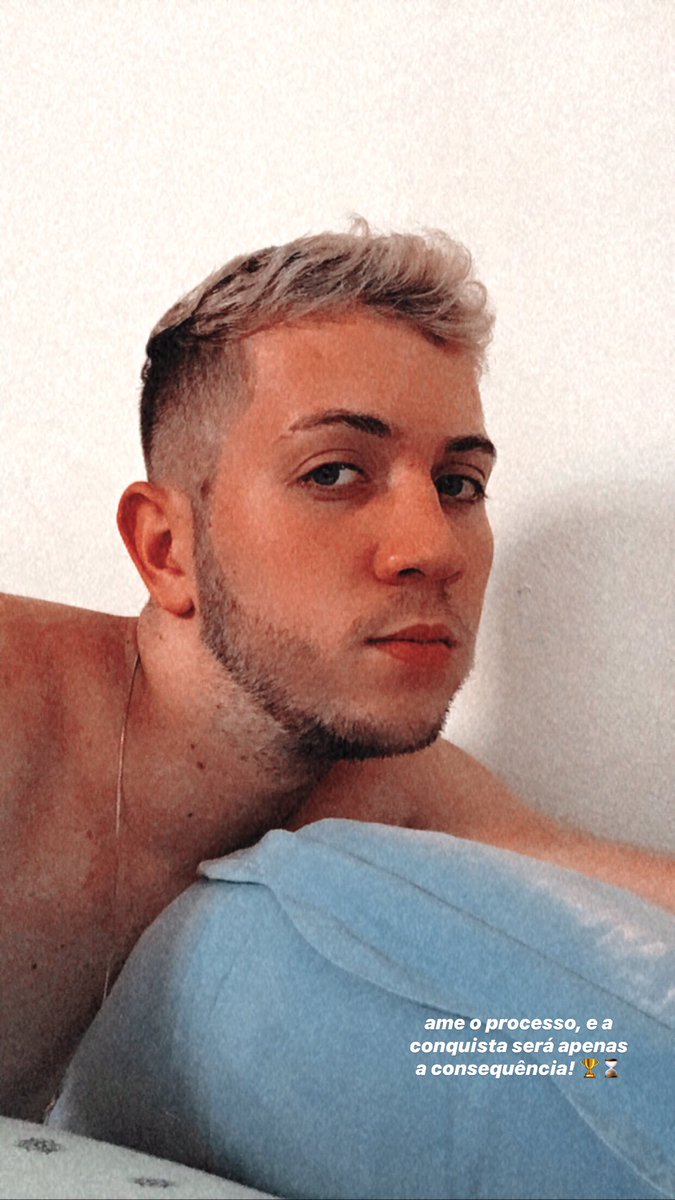 baguidoidoo's tweet photo. quem quer algo mais, da rt e vem na dm!

#LGBTQemCasa https://t.co/XSZSku9LIw