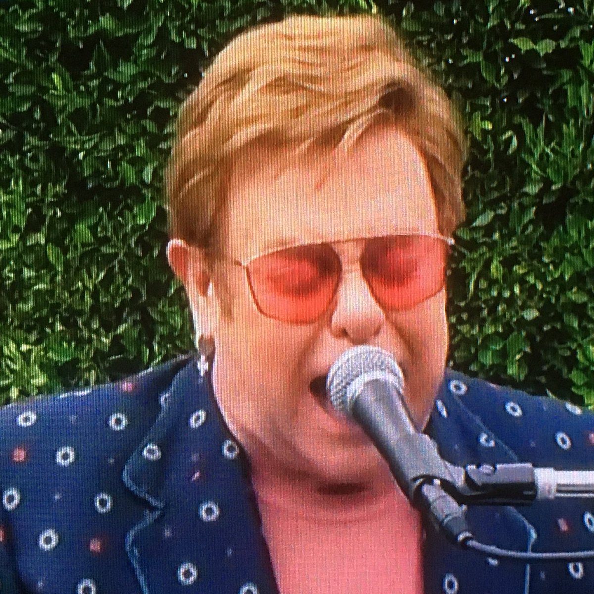 seanbigfellamel's tweet photo. Great to hear Sir Elton John singing like Fozzy Bear and playing the piano like Les Dawson. My wife works for the NHS and she really appreciated it 👏 #OneWorldTogetherAtHome https://t.co/mIw7M3zDa2