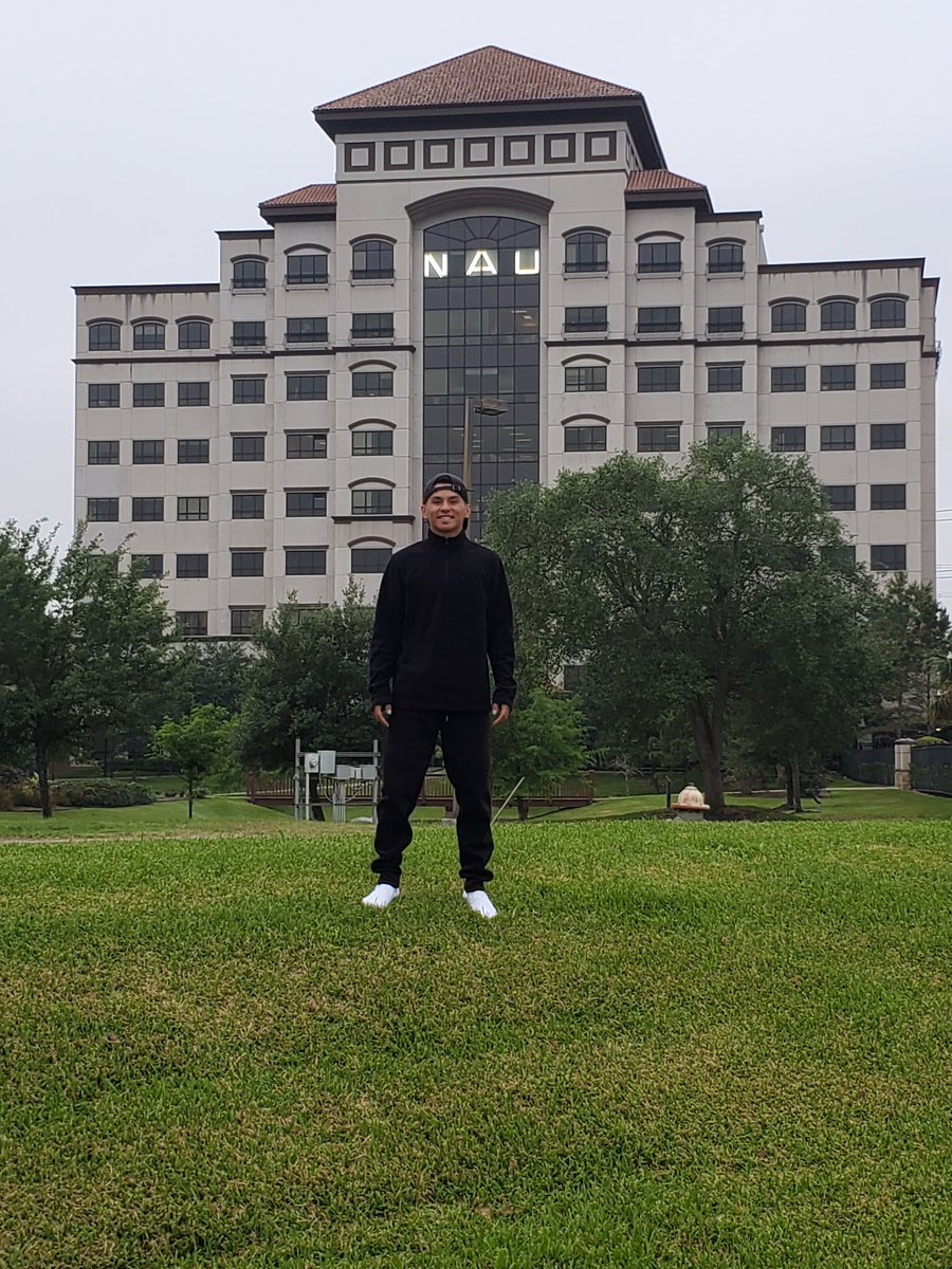 DlgHazelEyes79's tweet photo. Took a drive to see his home next fall. Couldn't go inside but still wanted to make the drive and see it in person πβΎοΈ #nau #futurestallion @ADLG_JJHS @Delagarza1995 https://t.co/DpDLQX6FcG