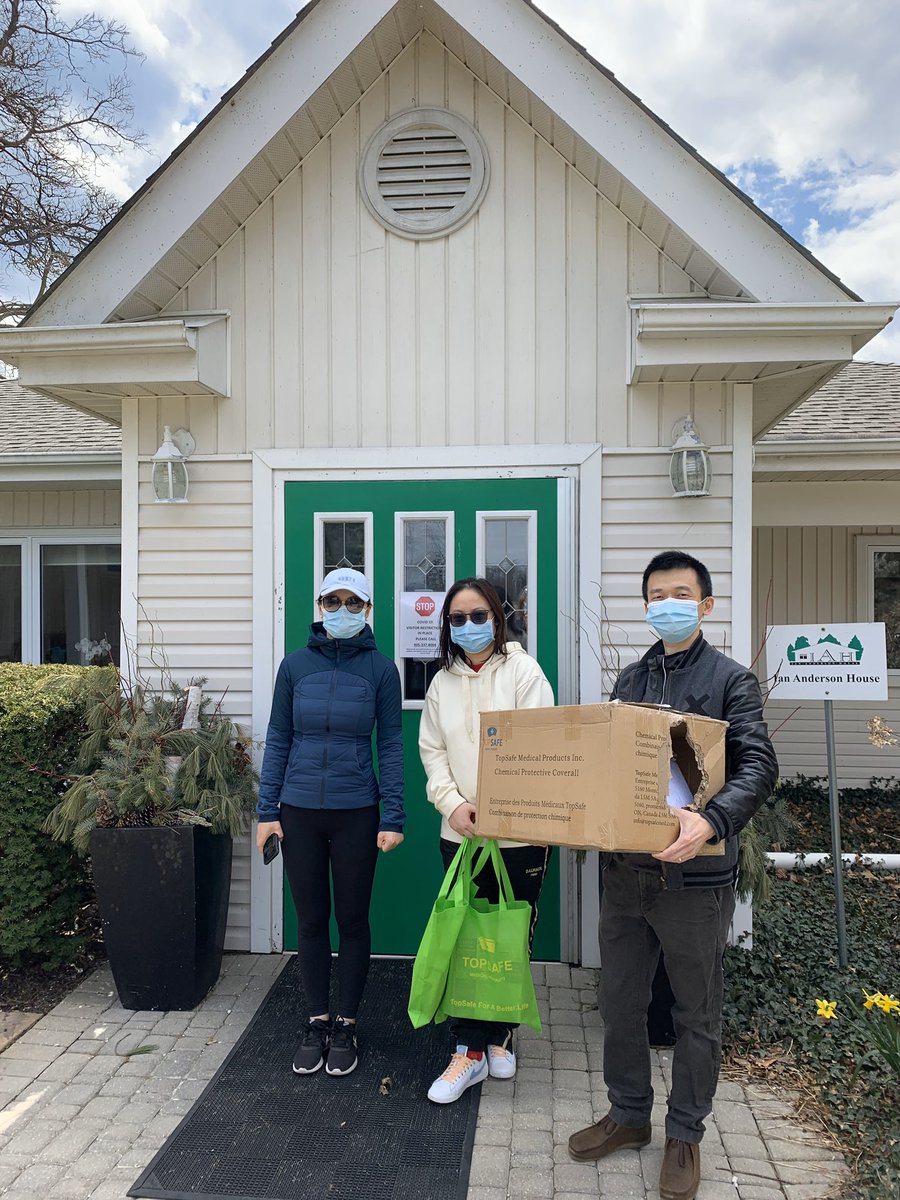ShawnFang11's tweet photo. Volunteers from Oakville delivered PPEs to Ian Anderson House, Ontario’s first in-resident cancer hospice offers without charge, quality end-of-life palliative care. They rely on donations from public, so your generosity helps a lot during Covid-19 period! https://t.co/GiY4FyUKGQ
