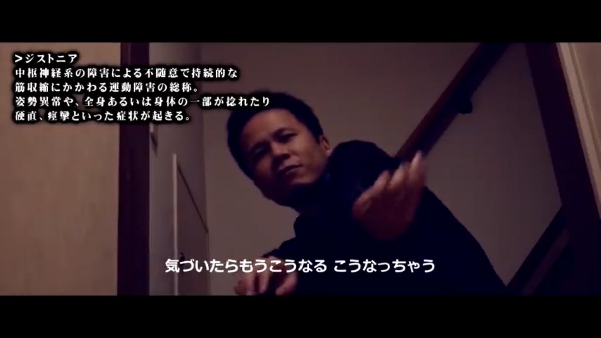 東京トイボクシーズの楠木コーチのモデルはヒットボックス使いなのと過去話の元ネタは梅原大吾、腕のタトゥーの件はブンブン丸、腕の病気の件は大須晶かな。職業性ジストニアでまともに格ゲーが出来なくなったとの事ですし。
過去話でバーチャも出てきたから間違いないかなと。 