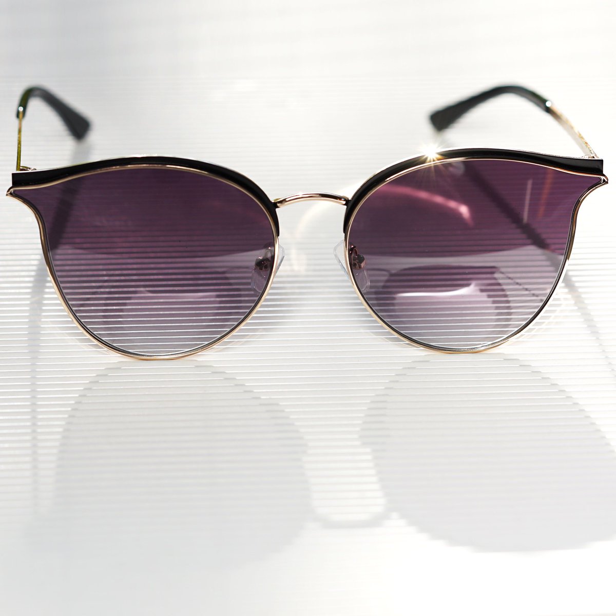 Corestilo_ch's tweet photo. Cooler Durchblick mit meiner stylischen Sonnenbrille! 😎
https://t.co/IsyHNGwlUS
#Cerjo #Cerjo_Switzerland #sunglasses #vintage #seventies #trends #swissblogger #newcollection #seventiesstyle #sonnenbrille https://t.co/yzxjpUMYeu