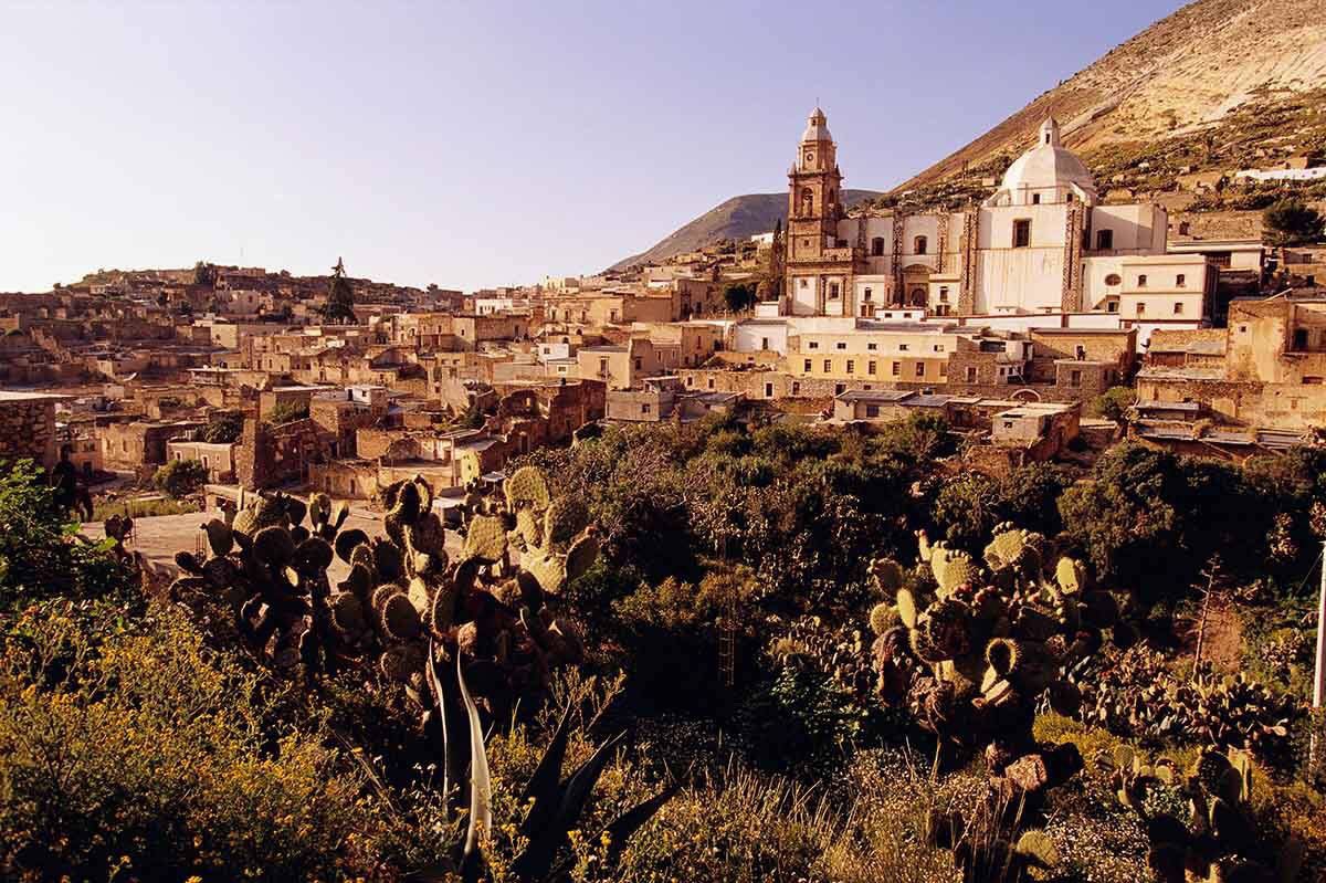 visitingmexico's tweet photo. Real de Catorce, San Luis Potosí 👇 https://t.co/jyQC6nWOuQ