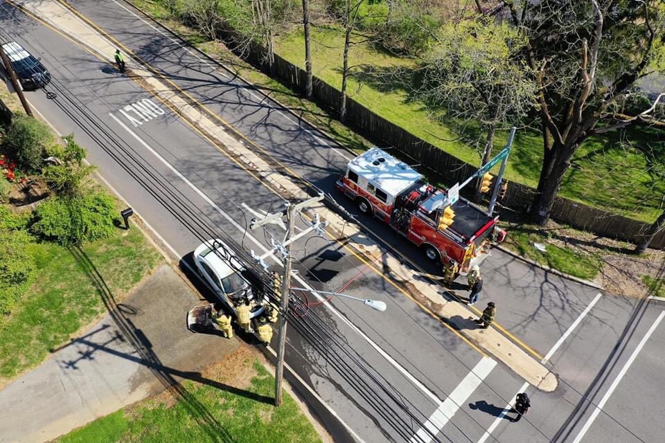 BroomallFireCo's tweet photo. @broomallfireco Engine & Traffic 53 responded to this car fire at Bryn Mawr Ave & Sproul Road in @radnortownship this morning. No injuries were reported. Also on scene was @RadnorPD.
#broomall #fire #fireco #broomallfire #radnor #carfire https://t.co/YcBupHGHSr