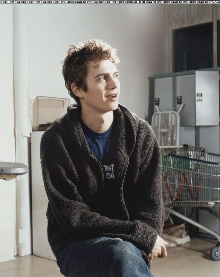 yutacearense's tweet photo. hayden christensen said "i respect the ugly community but it ain't me"
#NationalHaydenDay https://t.co/BPRAHuHqqb