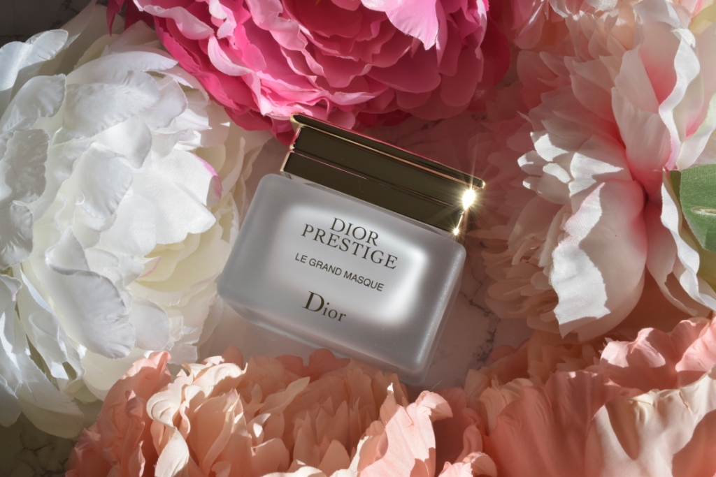 MyBeautyQuebec's tweet photo. Aujourd'hui sur le blog, on parle de la gamme Dior Prestige, les soins de luxe à la rose de Granville ♥ https://t.co/1KmZJIjGnO https://t.co/ky5EI8MSye