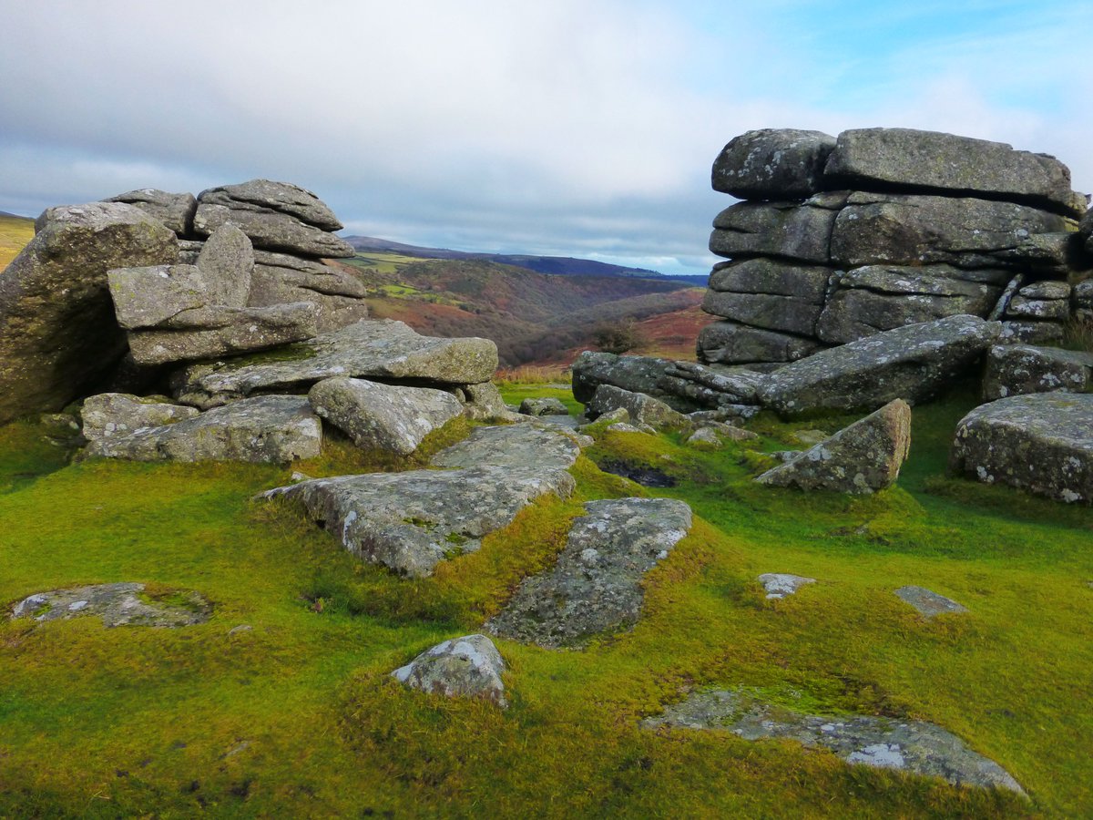 ianmurrain's tweet photo. Looking over the #Dart Valley from #Benchtor #Dartmoor https://t.co/shbpXtAATX