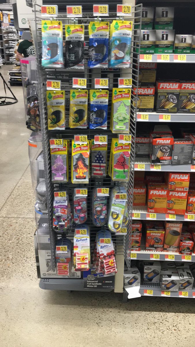 MEROMERMX's tweet photo. #LittleTrees #CarFreshner #airfreshener 🌲😀🐼 https://t.co/1n2oQlKBh9