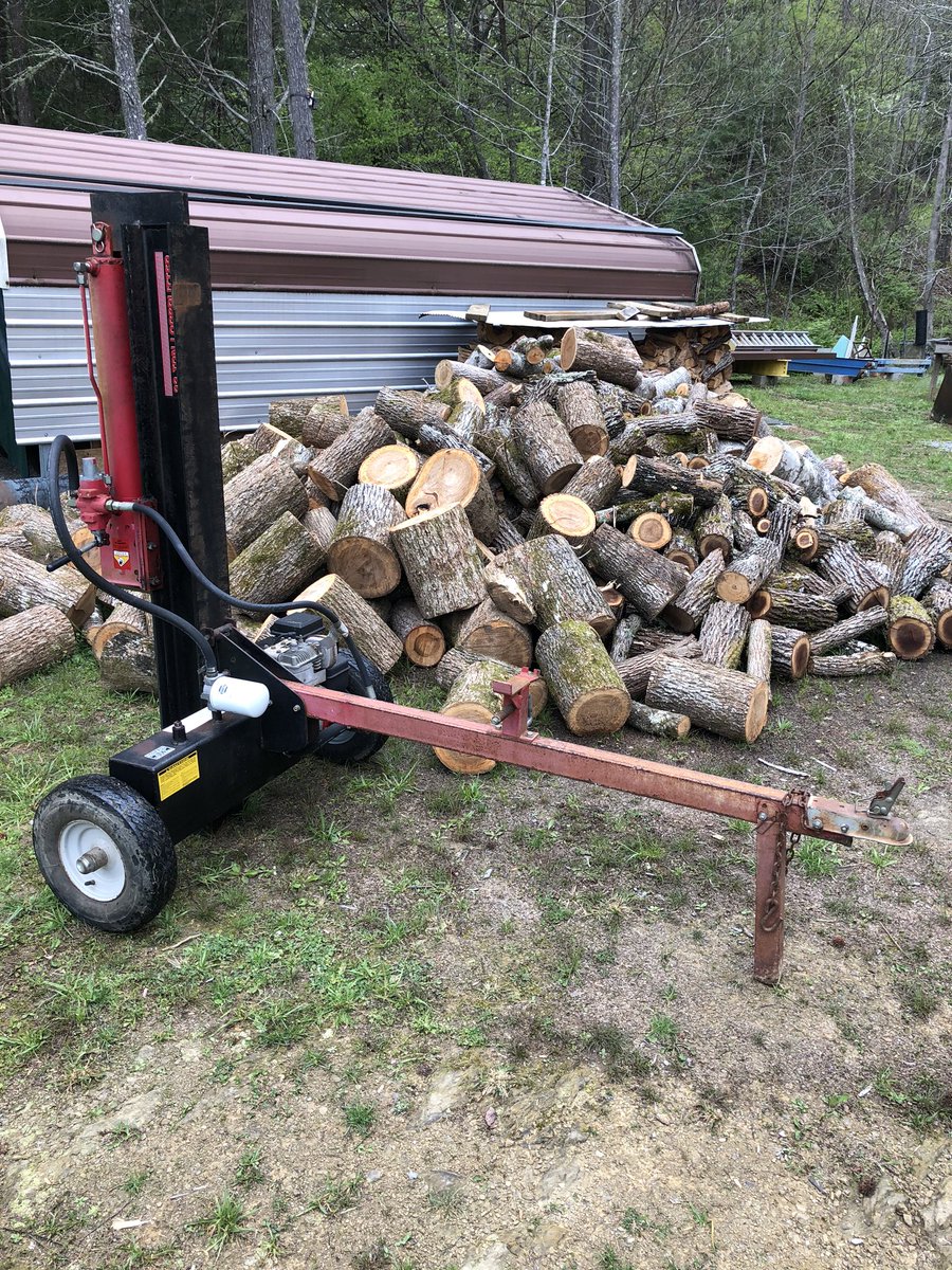 EricBettis3's tweet photo. Just mention wood splitter and social distancing goes from 6’ to 6 miles!! #wheresthehelp https://t.co/oM33anKP6j