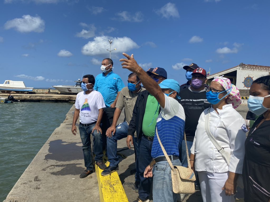 HenriFalconLara's tweet photo. Tanto @laidygomezf como @alfreditodiaz, reivindican la lucha para recuperar los espacios perdidos por la estrategia errada de la abstención, que le permitió a #Maduro apropiarse de gobiernos locales y regionales #19Abr https://t.co/GWK8KTdY9F