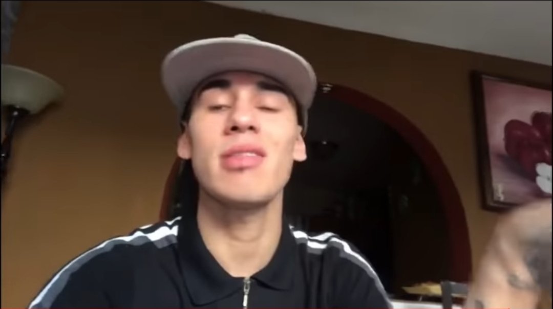 viryyglez's tweet photo. @flor_casvel ACABO DE VER ESTE VIDEO JAJAAJAJAJAAJA https://t.co/2miT6MYbfm