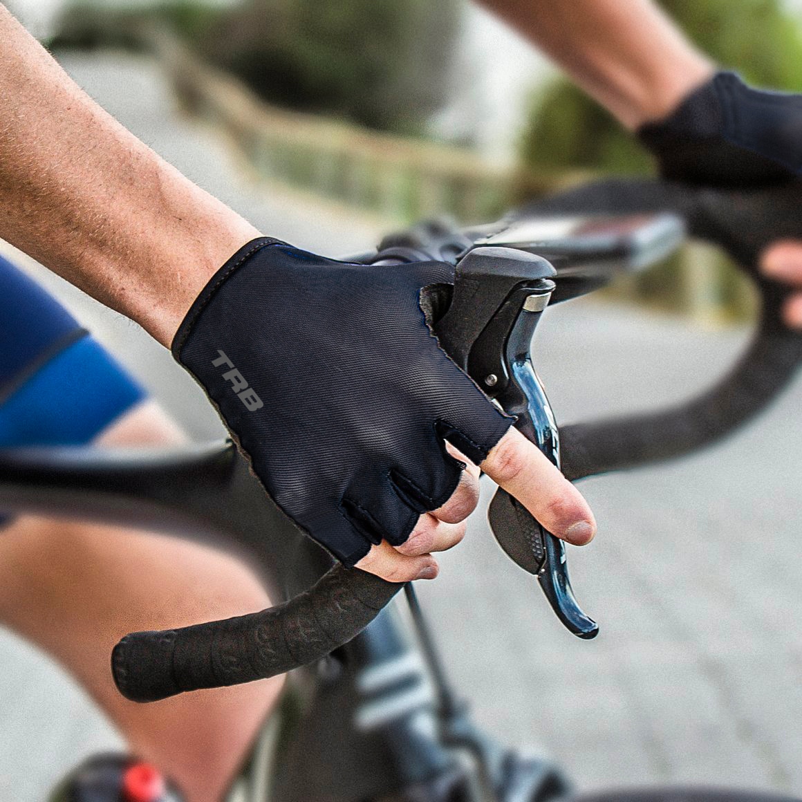 torralbasports's tweet photo. En el simulador ó en la carreteta los guantes proporcionan total confort y protección a tus manos! Conoce todos los modelos disponibles en nuestra tienda virtual >> https://t.co/cMm5p8LAjz . Envio gratuito por compras mayores a $100.000 COP https://t.co/Z3A1EPcIwB