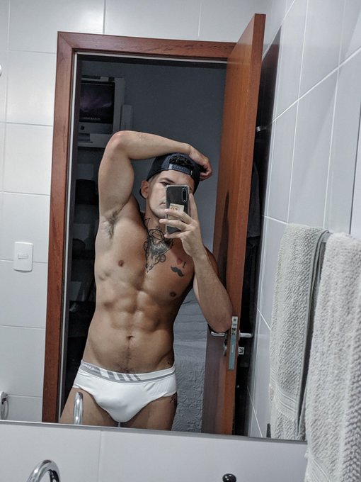 Da saudades, neh minha filha? https://t.co/BnyxVu4O97