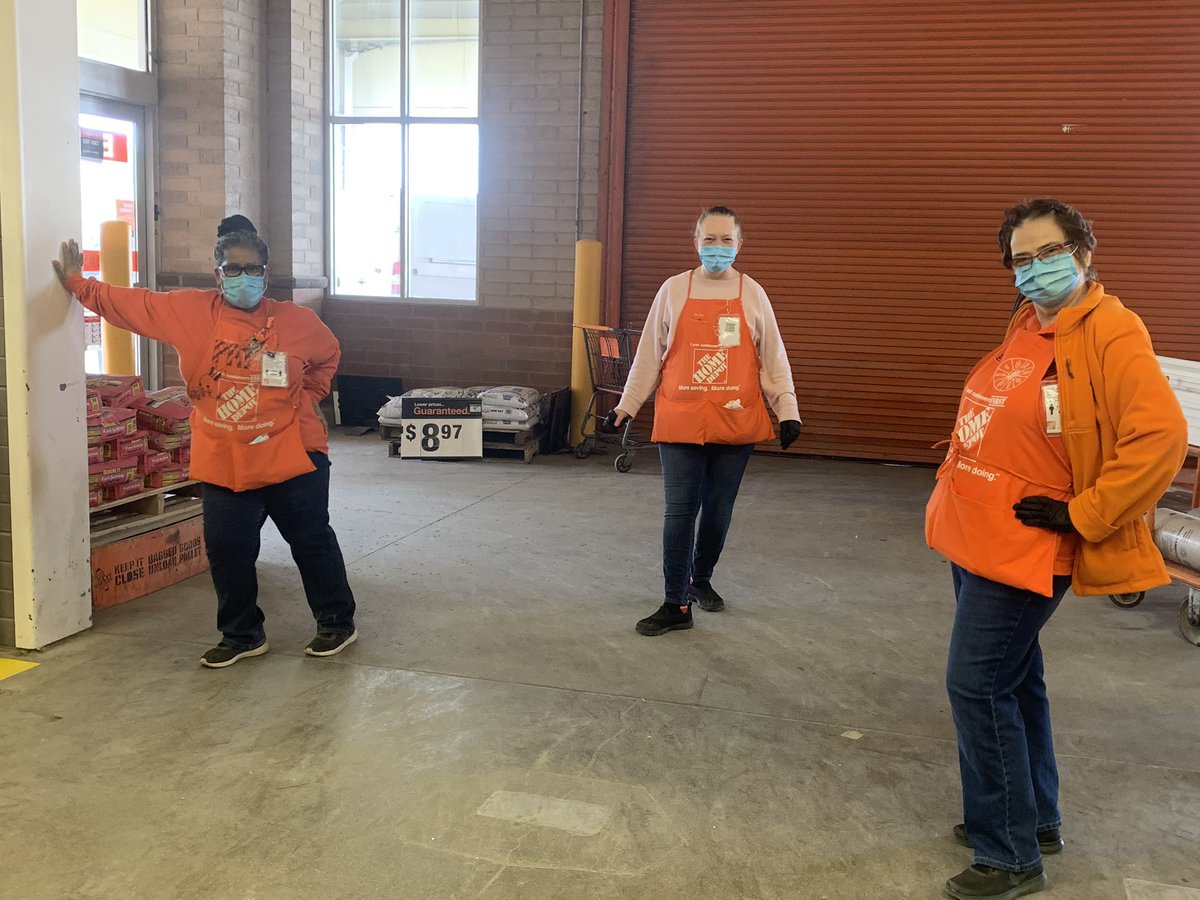 JuanitaQ1's tweet image. #MWSpringSpiritWeek Orange Pride in full effect @hd_2727 @XKerrigan @SallyGansior