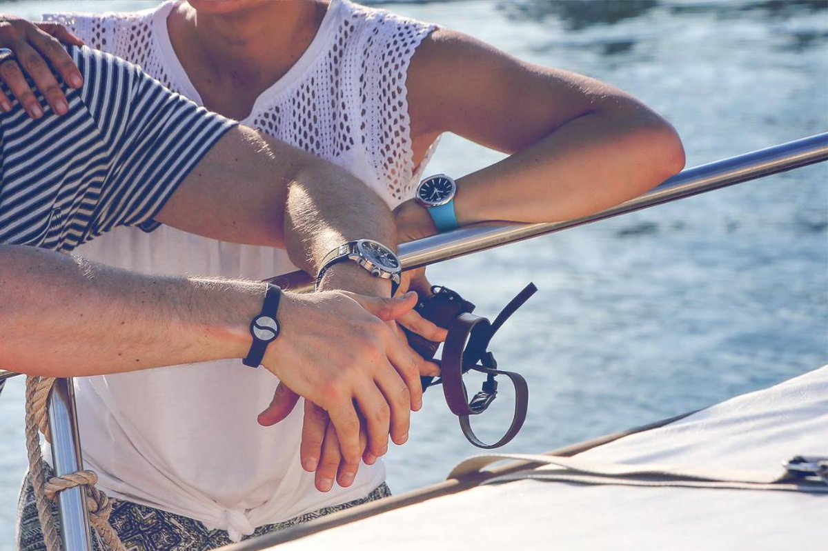 Take a little pause and relax. Breath in, feel less stress thanks to the Philip Stein Natural Frequency Technology® and Wear Your Wellbeing!