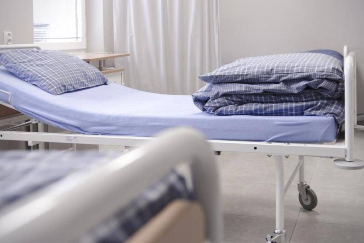 ¿Lo has leído? | El Comité de Bioética de España pide que al menos un familiar pueda acompañar al paciente de Covid-19 para despedirse bit.ly/34J737f Lo cuenta <a href="/saldeana/">soledad valle amaro</a>