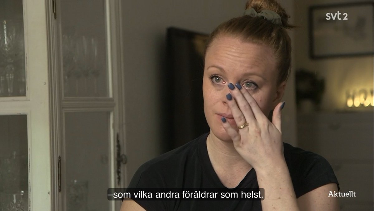 veolenes's tweet photo. Ja, förutom den lilla, lilla detaljen att ni köpt en kvinnas kropp. Vidriga människa. Stackars barn. https://t.co/6XJyslA7cE