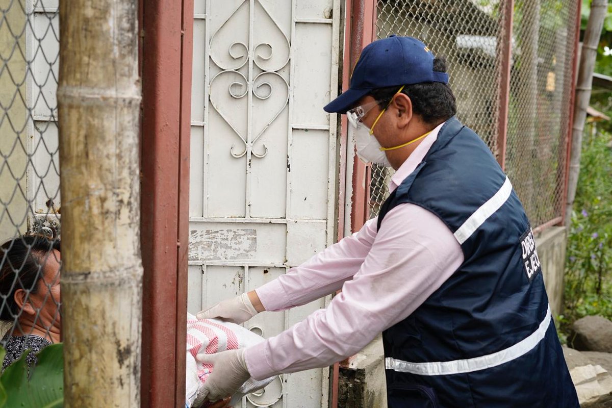 📎 🇪🇨Juntos: @ObrasPublicasEc <a href="/CTEcuador/">Comisión de Tránsito 🇪🇨</a> <a href="/ANT_ECUADOR/">ANT Ecuador</a>  #SiembraEP y la Subsecretaría de Puertos compartimos con nuestros hermanos de #Guayaquil 🤲 porque el trabajo del Gobierno Nacional no se detiene. #EcuadorSolidario