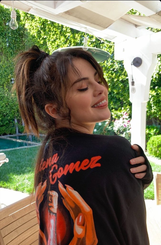 hotlenaaa's tweet photo. dragging works lmaooo

SHE LOOKS FLAWLESS https://t.co/oeJWCeO39S