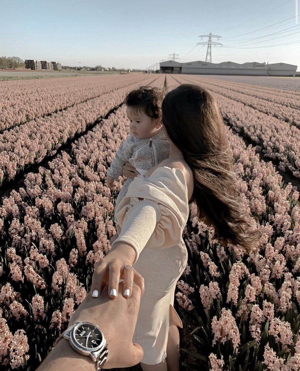 roseakrami's tweet photo. can’t wait to have my own little family one day🥺 https://t.co/WfaWz94JJG