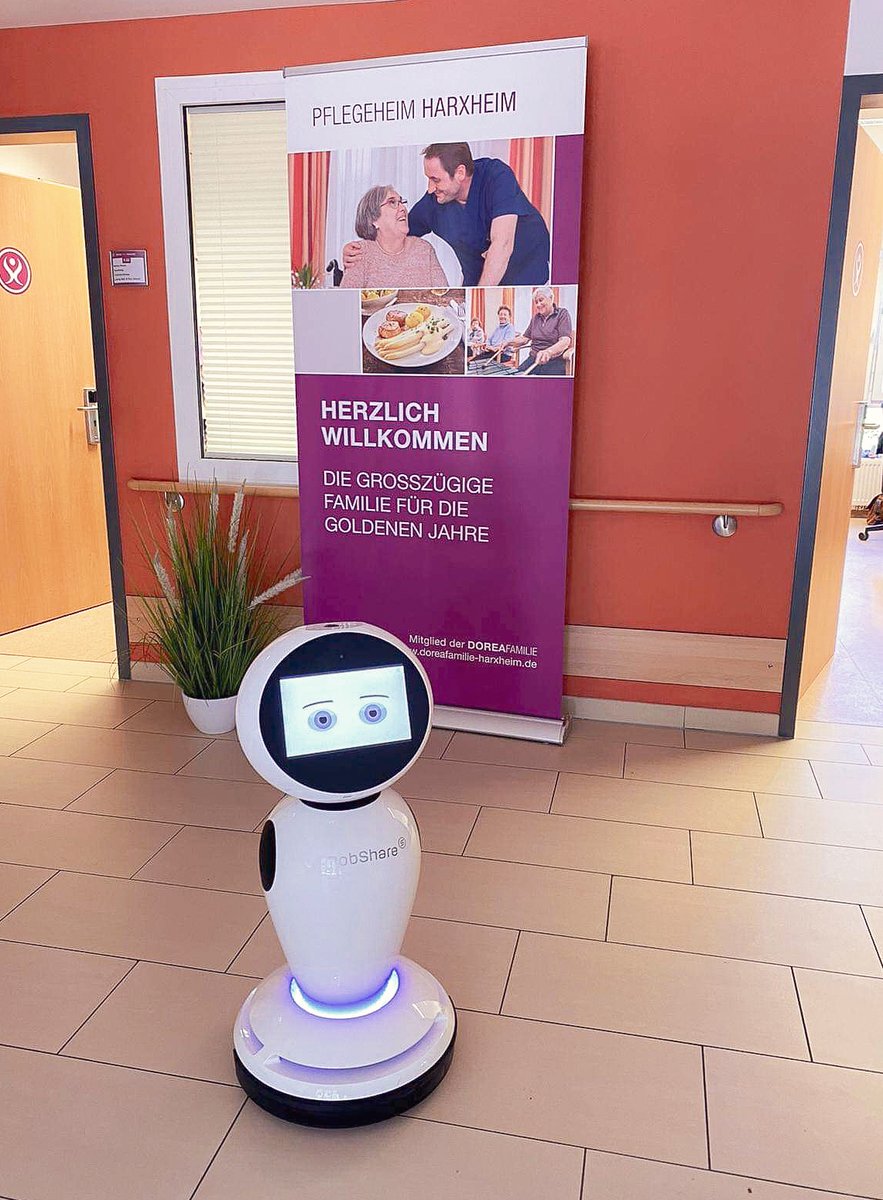 robshare's tweet photo. Im Pflegeheim Harxheim unterstützt der Pflegeroboter James die Senioren mit der Möglichkeit eine Kommunikation zu ihren Familien und Freunden per Videotelefonie herzustellen.
#robcare #robshare #elderlyhealth #elderlyhome https://t.co/VBMjFCHdAD