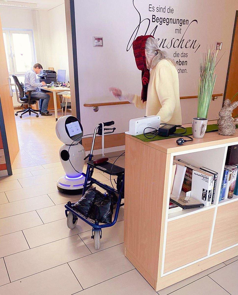robshare's tweet photo. Im Pflegeheim Harxheim unterstützt der Pflegeroboter James die Senioren mit der Möglichkeit eine Kommunikation zu ihren Familien und Freunden per Videotelefonie herzustellen.
#robcare #robshare #elderlyhealth #elderlyhome https://t.co/VBMjFCHdAD