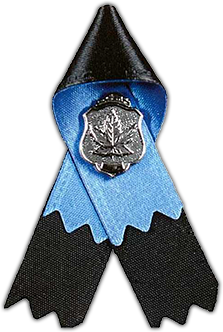 MeanwhileinCana's tweet photo. My heart goes to the loved ones of all the victims including the family of Const. Heidi Stevenson who was killed on duty in Nova Scotia while investing the shooter.  
Share this peace officer mourning ribbon to show your support. #RCMPNS https://t.co/4EhT3R2d35