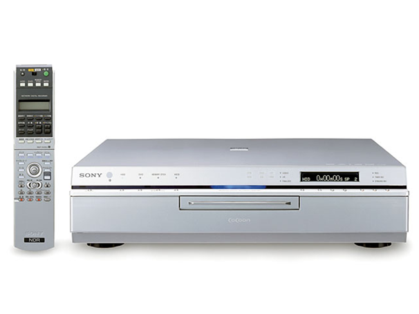 I guess in hindsight it’s fair to say Philips’ view was more realistic than Sony’s. If believe Sony initially (in Japan) launched a DVD-RW recorder, but then went to dual-format DVD-RW/+RW when they launched new, cheaper products in the rest of the world.