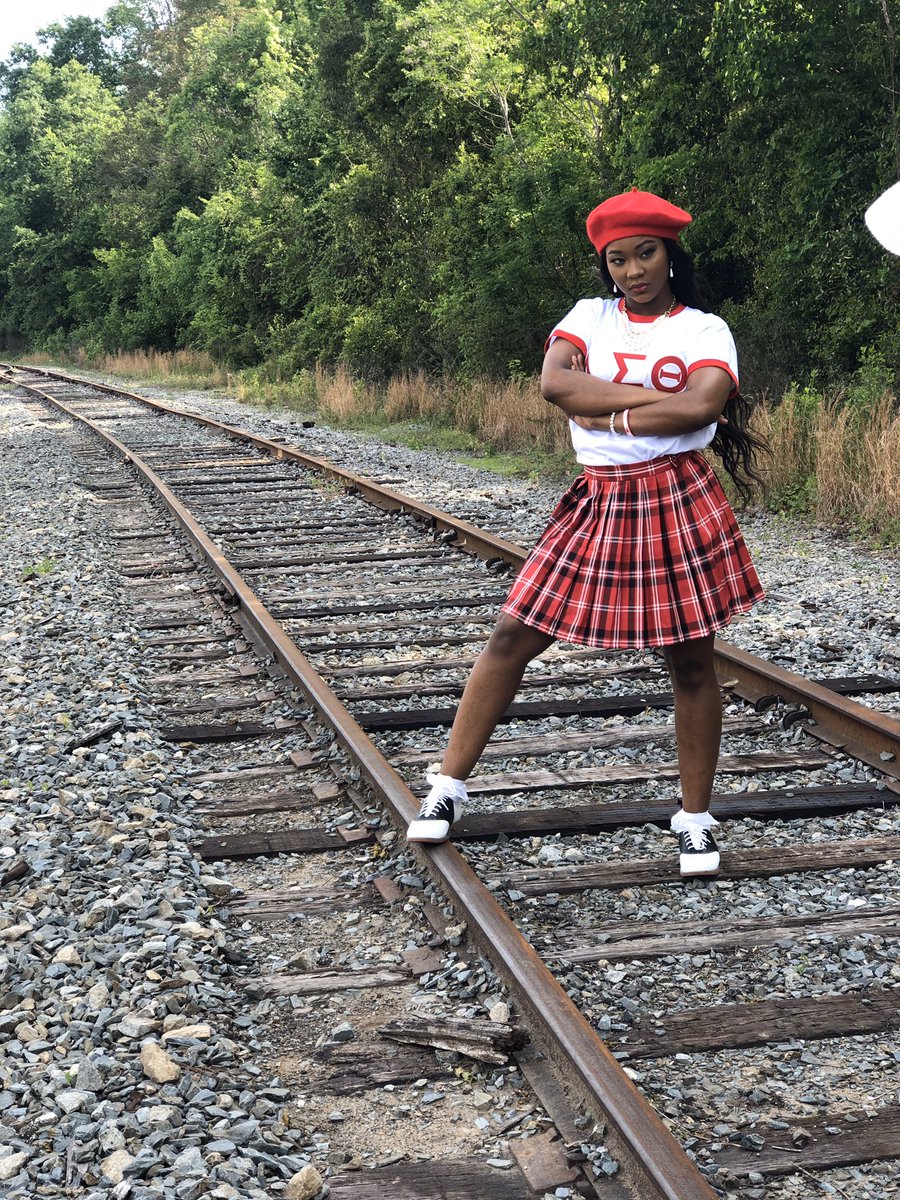 yon101_'s tweet photo. ❤️🐘 Y’all may know me as Keana “Yon” Jones but in Delta Land , I go by “WIIIIIIIIILΔ CAAAAAAARΔ” (Wild Card) !!!! #EtaNONEGreater #43DIP #AOML #DeltaSigmaTheta #ΔΣΘ ❤️🐘 
Photocreds : jbperfectphotos https://t.co/IsQR2lopZa