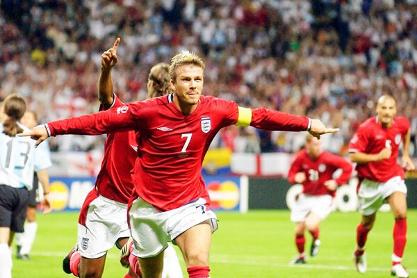 Du côté du Sapporo Dome Stadium et avec Colina au sifflet, Angleterre  - Argentine  est un éternel classique de la Coupe du Monde. Michael Owen, bourreau de l’Albiceleste en 1998 au terme d'une chevauchée fantastique, a encore malmené les hommes de Bielsa