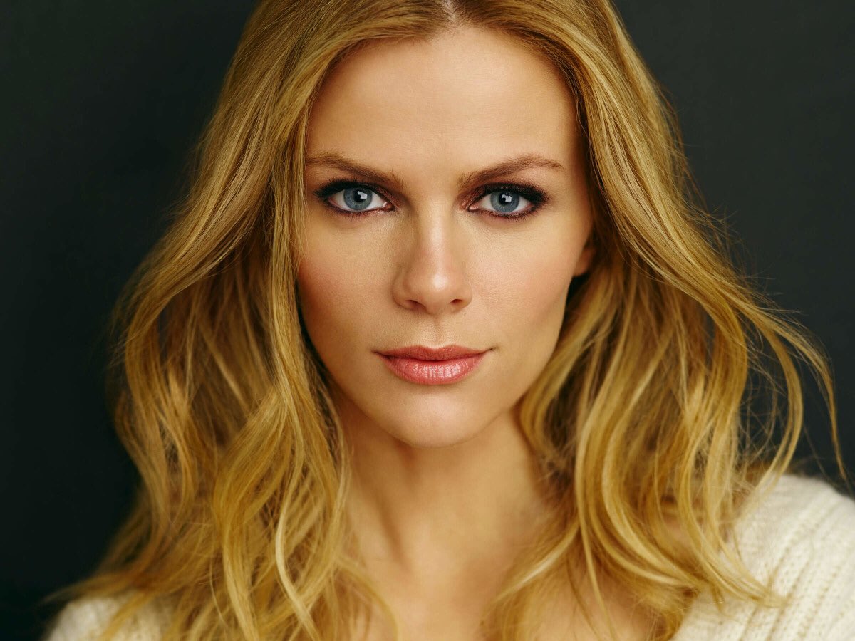 Happy birthday Brooklyn Decker 