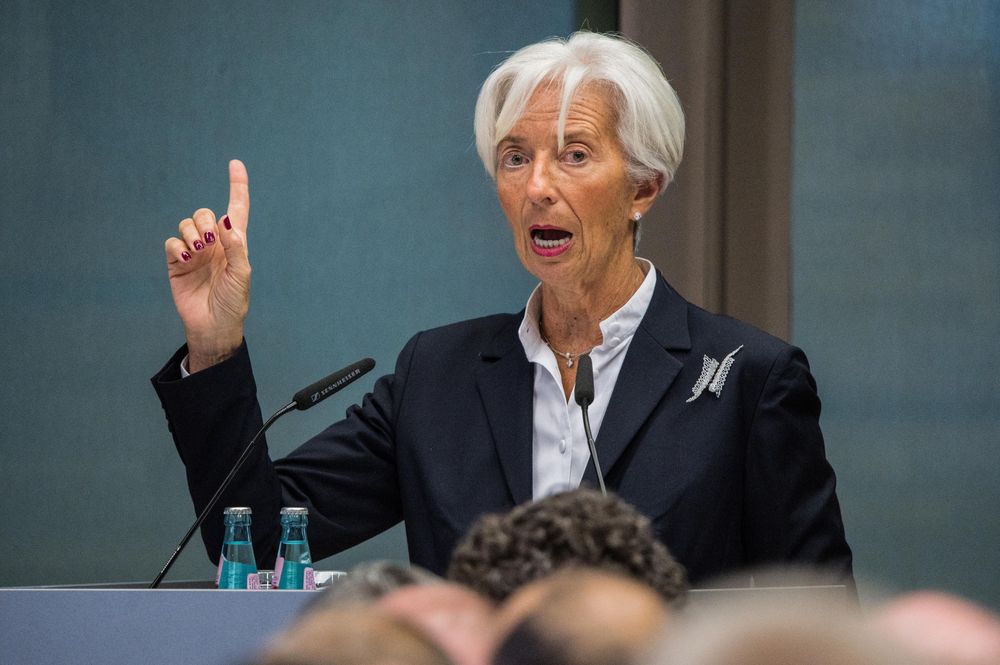 THREAD: The guardians of the world economy will come together this week to survey a global picture that’s been turned on its head in the space of a few months  https://trib.al/btO8YpD&q...