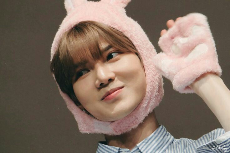 KANG YEOSANG:okay imma be real with you chief. my first impression on yeosang was he was a & #39;sass and class& #39; person because of the way he looks. AND NO OFDENCE HE REALLY IS. SAVAGE BABIE. BUT HE IS ALSO SHY. IMEAN SIR?? THAT CONTRADICTS EVERYTHN 2 FACED GEMINI. BEWARE OF GEMINIS