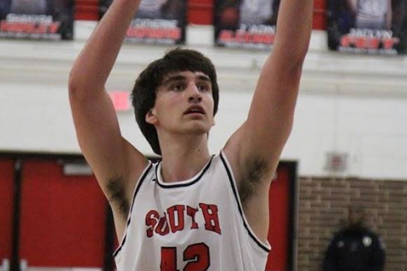 Getting to Know: 2021 6’9 Joseph Ferrante
#PhenomHoops

- “Joseph is a 6’9” very skilled stretch 4 who can shoot with range at a high percentage but is also equally effective in the post."

Read: phenomhoopreport.com/getting-to-kno…