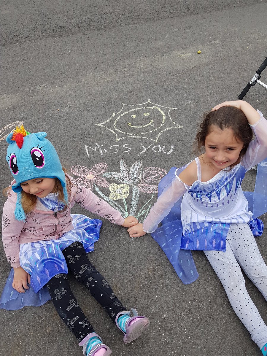 Beckalina25's tweet image. @kindccps they wanted to make thier teachers, friends and all of school they miss them♡