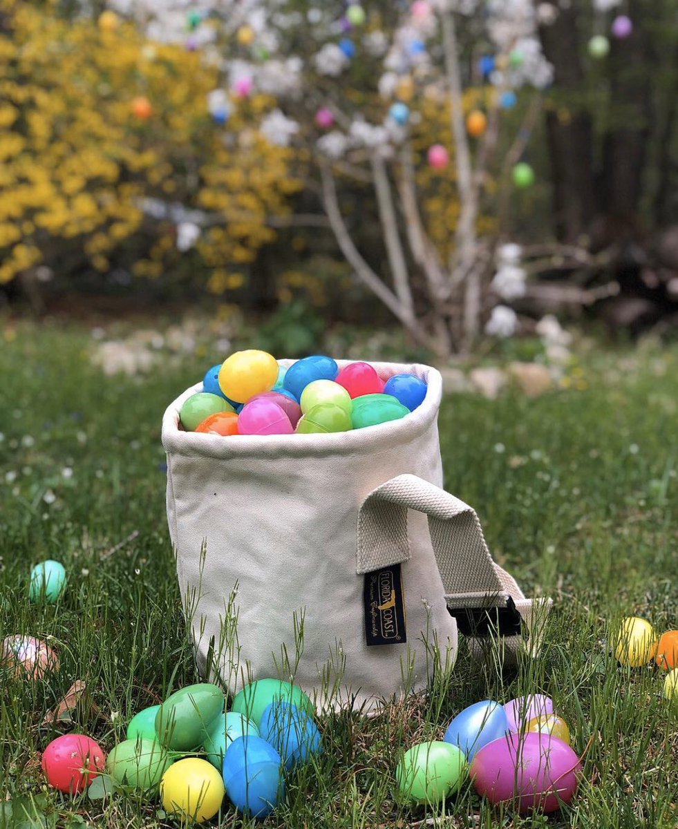 Happy Easter from Green Mountain Products!! We hope everyone will have a healthy and happy Easter! 🐣🐰 featured in this photo is a Florida Coast canvas bucket now available on Home Depot website! stay safe!! 💕 #easter #easterbasket #easterbunny #canvasart #canvasbag #eggs