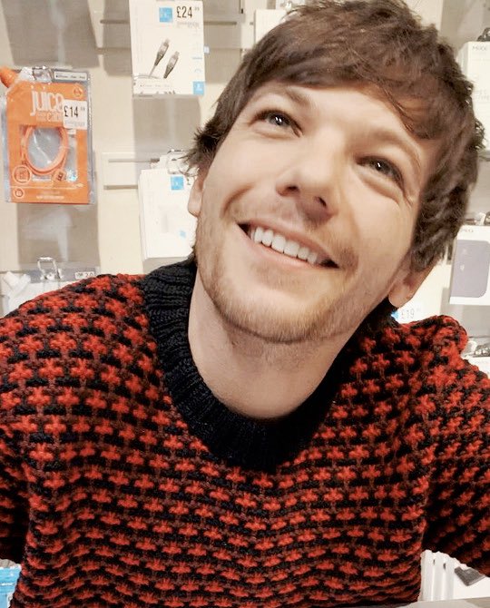 Louis Tomlinson being happy and smiley a thread