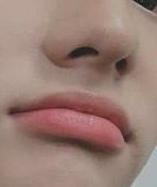 proof that hwang hyunjin& #39;s lips are perfect ; a thread