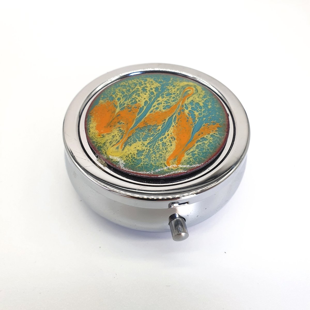 MaisyPlum2's tweet photo. Enamel Pill Box - Pocket Size Vitamin Holder https://t.co/Fnams0Wa9e #EtsyUK #OlineshopRT #Eshopuk #etsyselleruk #87RT #PillContainer https://t.co/bdq18sMJIj