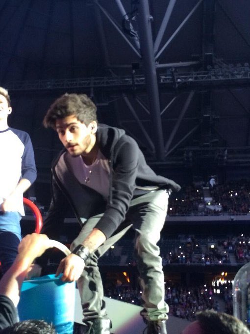 this is what happens when you throw water at zayn malik