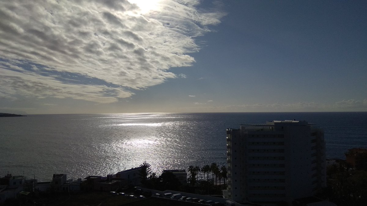 ODCanarias's tweet photo. Así está la tarde por este lado del Atlántico, en #PuntadelHidalgo.

#ElMarEnDirecto #vidamarina #mediomarino #buceo #oceano #atlantico. https://t.co/Nizwh8zB5i
