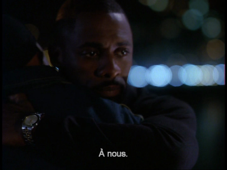 Personne n& #39;est épargné cette fois, pas plus les flics que les gangsters. Aucun camp n& #39;a le monopole de la mélancolie, et c& #39;est ce qui déchire le coeur chaque séquence un peu plus, avec des dialogues qui n& #39;ont jamais été aussi poétiques.